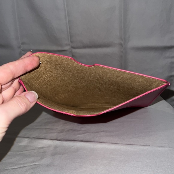 Cynthia Rowley Genuine Saffiano Leather IPad/Tablet Sleeve - Picture 2 of 6